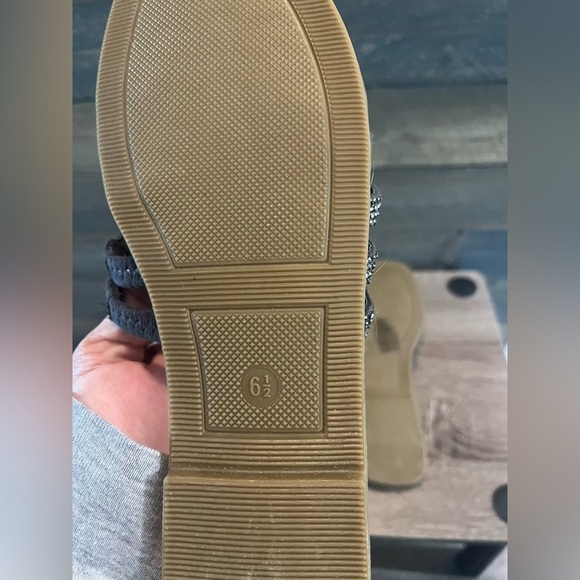 Pierre Dumas Women's Bedazzled Sandals Size 6.5 - Picture 10 of 10